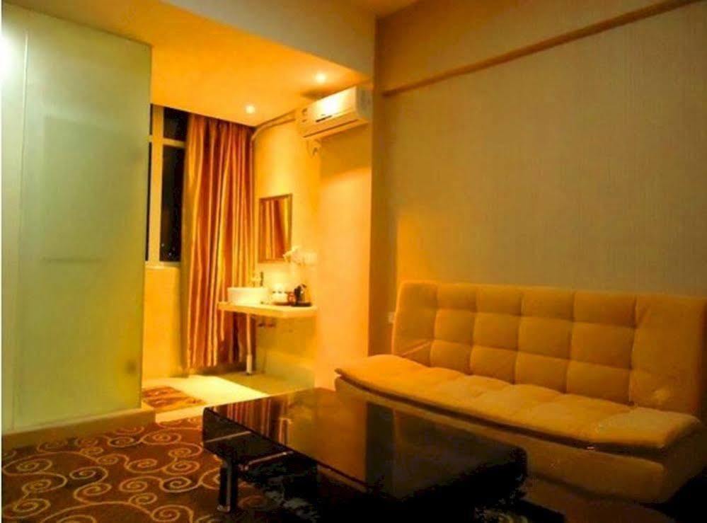 Shenzhen Civil Aviation Hotel Exteriör bild